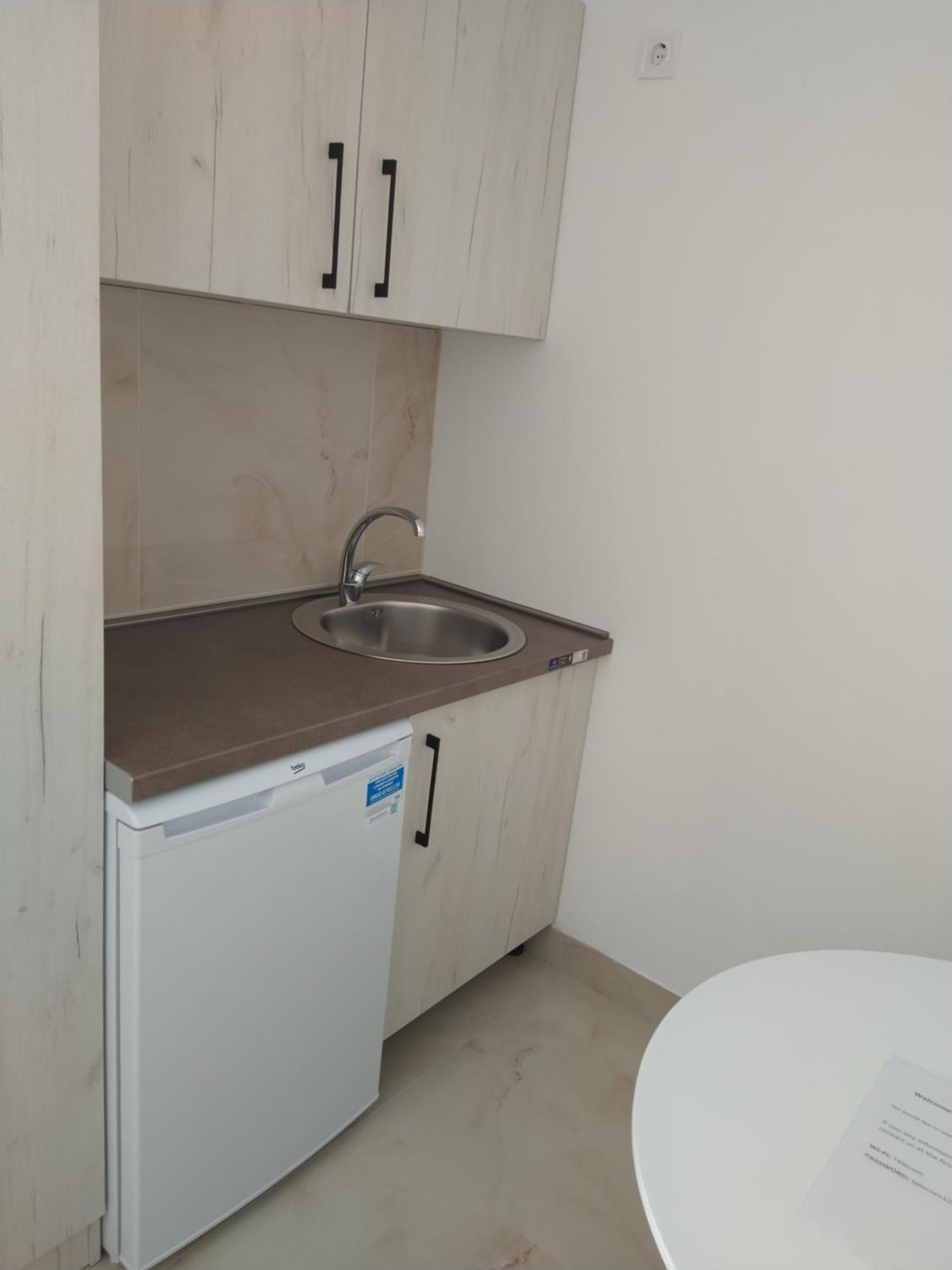Hostel Vera - Airport Podgorica ミトロヴィツァ エクステリア 写真